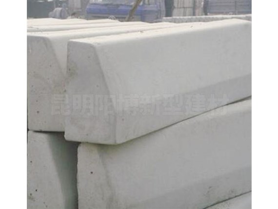 昆明水泥路沿石安裝需要注意什么？